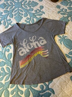 Aloha Graphic Gray Short Sleeve Tee